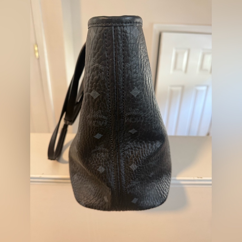 MCM Medium Anya Shopper Tote Purse / Black - Picture 5 of 9